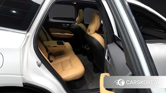 Volvo XC60 second Generation 2021 Белый из Кореи, фото 3