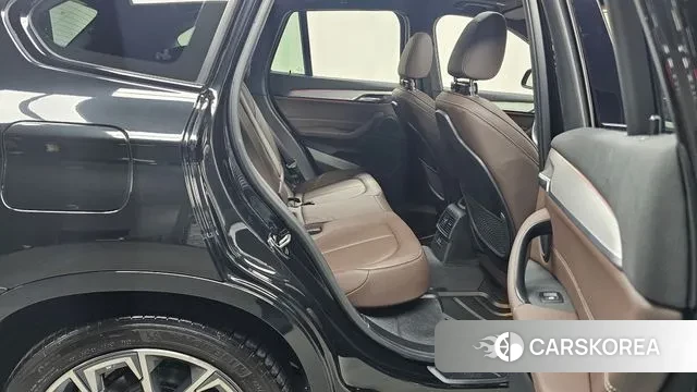 BMW X1 (F48) 2022 Черный из Кореи, фото 3