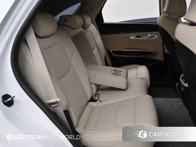 Genesis GV70 2023 Белый из Кореи, фото 3