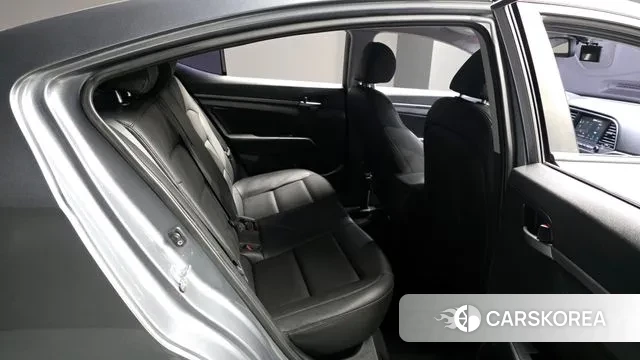 Hyundai Avante AD 2018 Серебристо-серый из Кореи, фото 3