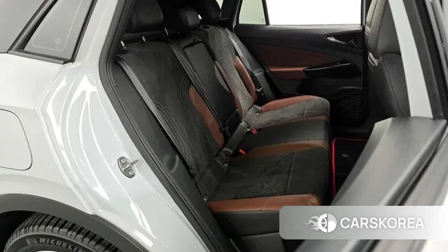 Volkswagen ID.4 2023 Белый из Кореи, фото 3