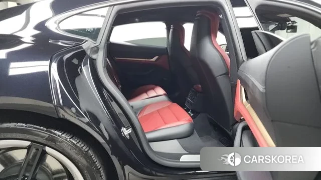 Porsche Taycan 2024 Черный из Кореи, фото 3