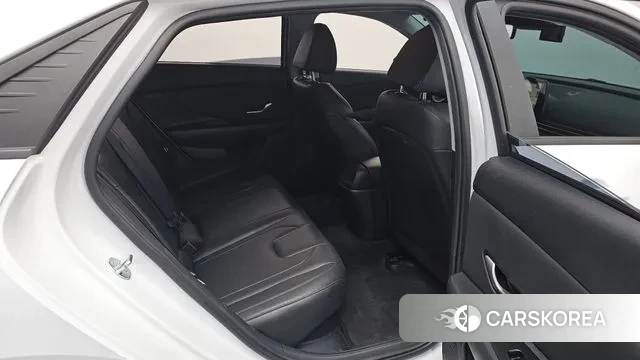 Hyundai Avante Hybrid (CN7) 2022 Белый из Кореи, фото 3