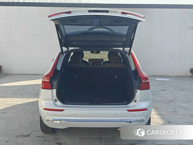 Volvo XC60 2022 Белый из Китая, фото 3