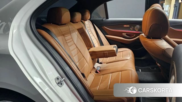 Mercedes-Benz E-Class W213 2021 Белый из Кореи, фото 3