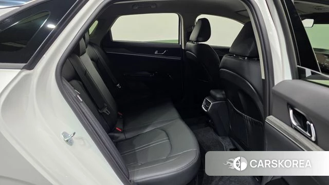 Kia The New K5 Hybrid 3rd generation 2025 Белый из Кореи, фото 3