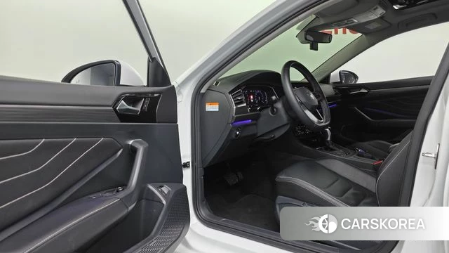 Volkswagen 7th Generation of Jetta 2022 Белый из Кореи, фото 3