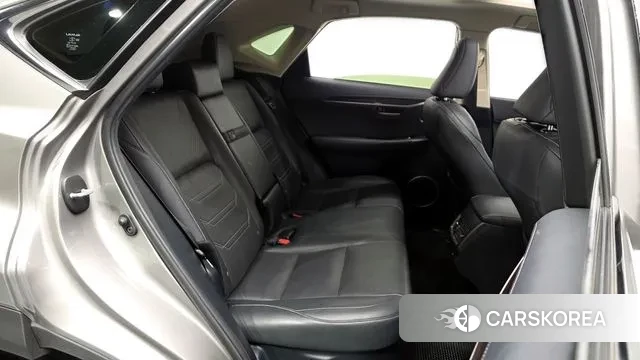 Lexus NX300h 2020 Серебряный из Кореи, фото 3