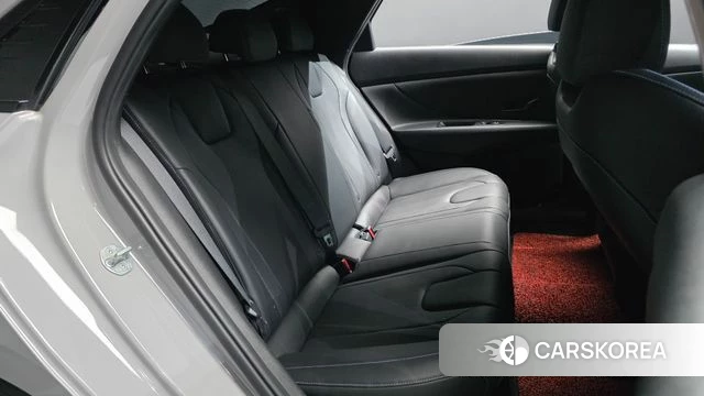 Hyundai Avante (CN7) 2021 Серебристо-серый из Кореи, фото 3