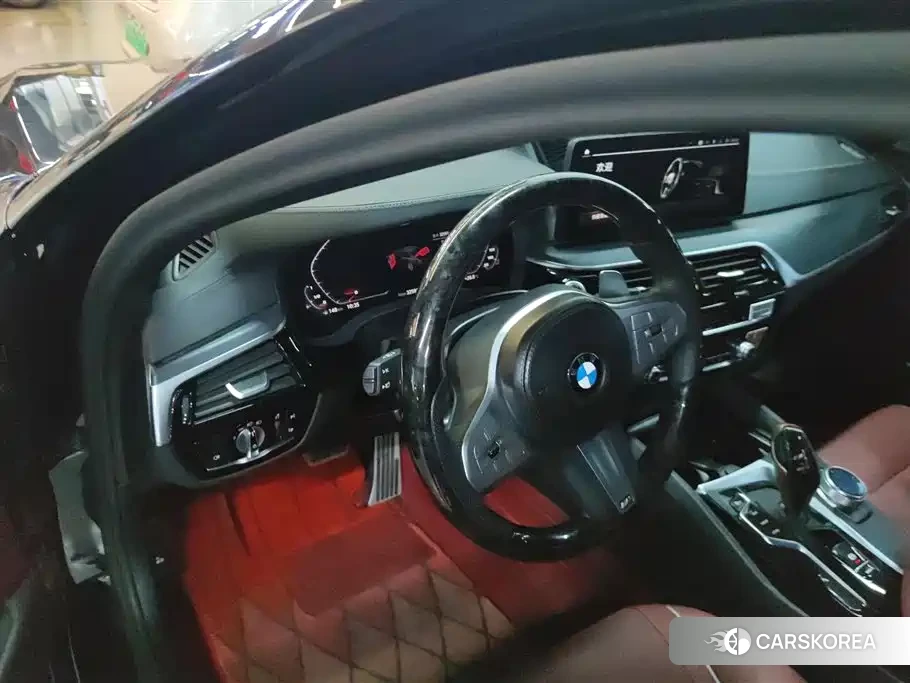 BMW 5 series 2023 Черный из Китая, фото 3