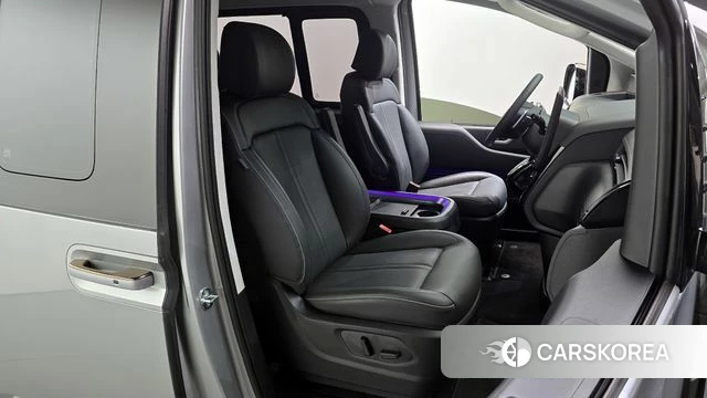 Hyundai Staria 2025 Серебряный из Кореи, фото 3