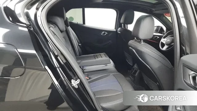 BMW 1 Series (F40) 2023 Черный из Кореи, фото 3