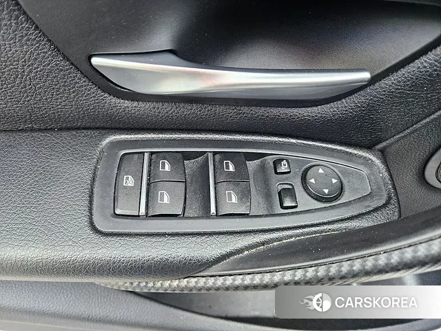 BMW 3 Series (F30) 2018 Белый из Кореи, фото 3