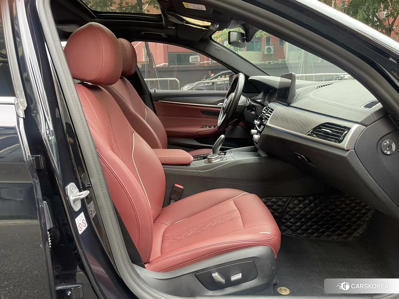 BMW 5 series PHEV 2021 Черный из Китая, фото 3