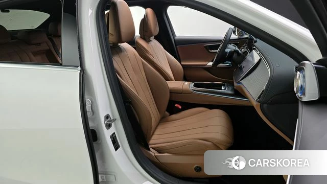 Mercedes-Benz E-Class W214 2024 Белый из Кореи, фото 3