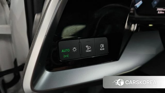 Audi A3 (8Y) 2023 Белый из Кореи, фото 3