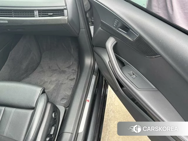 Audi A4L 2022 Темно-серый из Китая, фото 3