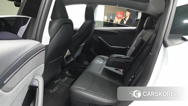 Tesla Model Y 2025 Белый из Кореи, фото 3