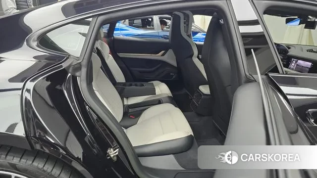 Porsche Taycan 2023 Черный из Кореи, фото 3