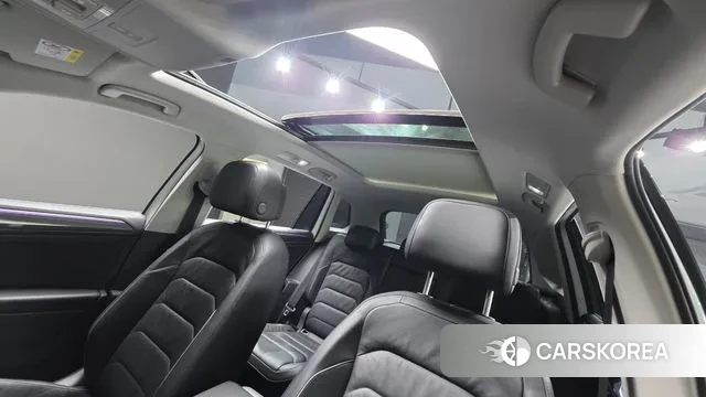 Volkswagen Tiguan second Generation 2021 Белый из Кореи, фото 3