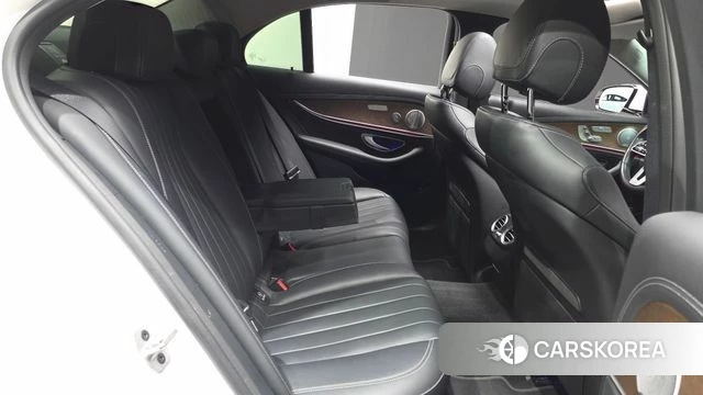 Mercedes-Benz E-Class W213 2020 Белый из Кореи, фото 3