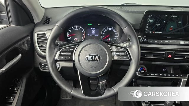 Kia Seltos 2021 Серый из Кореи, фото 3