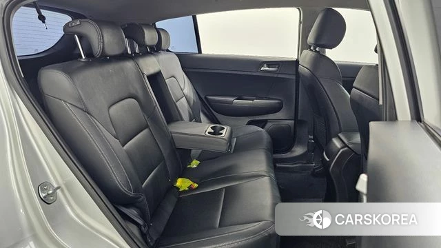 Kia Sportage The Bold 2021 Серебряный из Кореи, фото 3