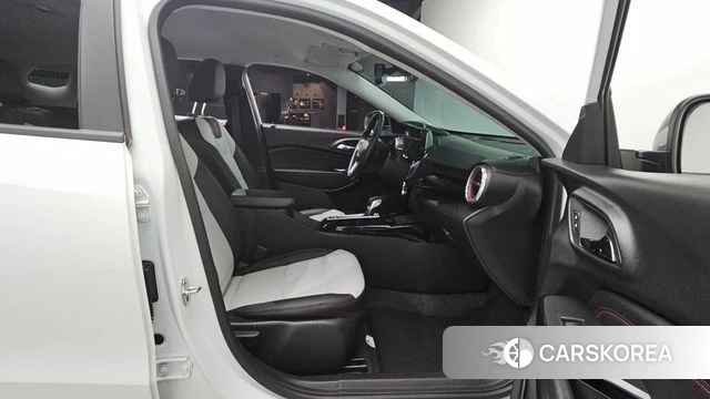 Chevrolet (GM Daewoo) Trax Crossover 2024 Белый из Кореи, фото 3