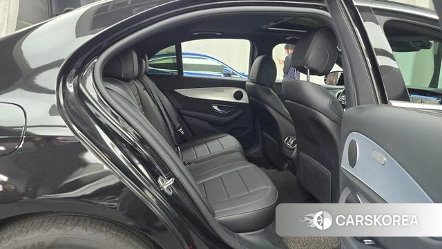 Mercedes-Benz E-Class W213 2019 Черный из Кореи, фото 3