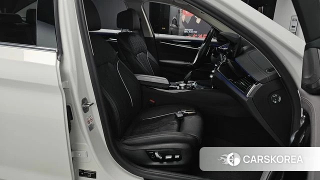 BMW 5 Series (G30) 2021 Белый из Кореи, фото 3
