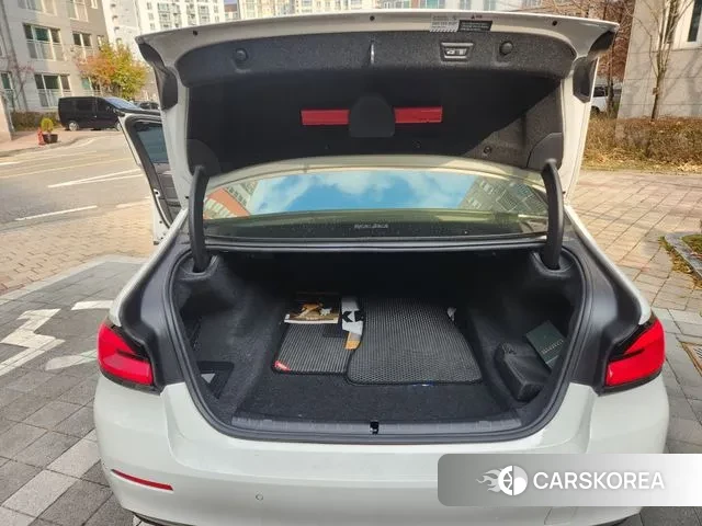 BMW 5 Series (G30) 2022 Белый из Кореи, фото 3