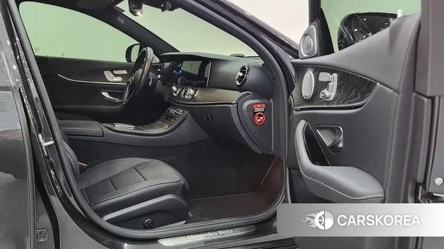 Mercedes-Benz E-Class W213 2021 Серый из Кореи, фото 3