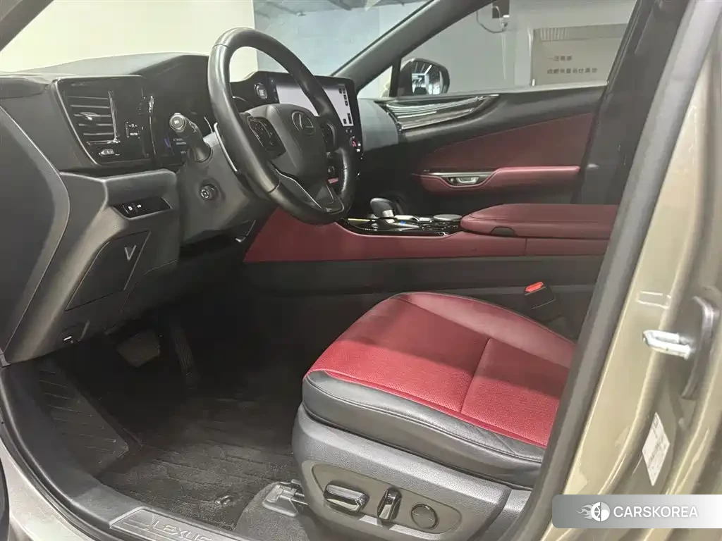 Lexus NX 2022 Silver/gray из Китая, фото 3
