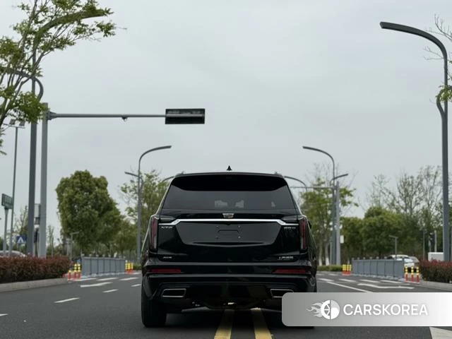 Cadillac XT6 2022 Черный из Китая, фото 3