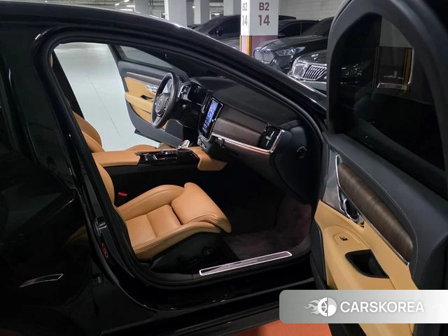 Volvo S90 2022 Черный из Кореи, фото 3