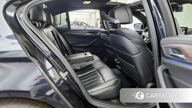 BMW 5 Series (G30) 2018 Черный из Кореи, фото 3