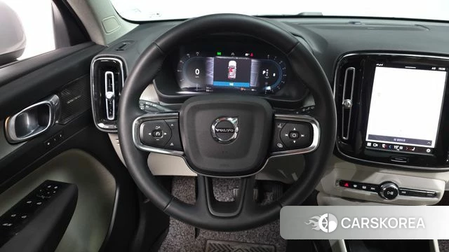 Volvo XC40 2022 Серебристо-серый из Кореи, фото 3