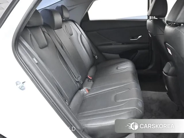 Hyundai The New Avante (CN7) 2023 Белый из Кореи, фото 3