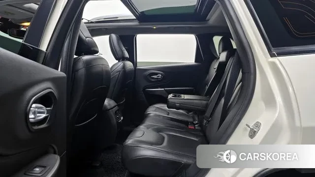 Jeep Cherokee (KL) 2018 Жемчужный цвет из Кореи, фото 3