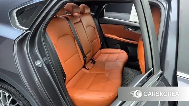 Kia The New K3 2nd generation 2024 Серый из Кореи, фото 3