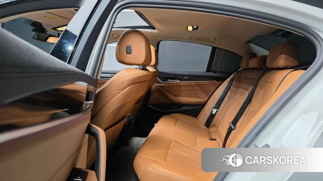 BMW 5 Series (G30) 2020 Белый из Кореи, фото 3