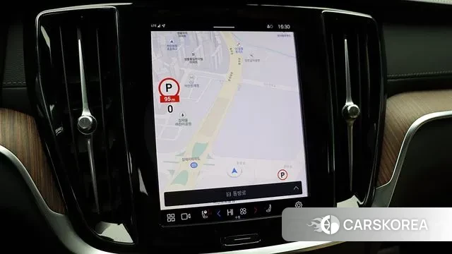 Volvo V60 Cross-Country 2nd Generation 2024 Белый из Кореи, фото 3