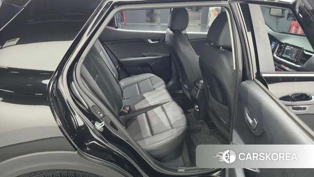 Kia Stonic 2018 Черный из Кореи, фото 3