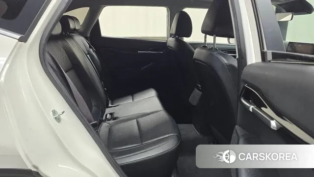 Kia Seltos 2022 Белый из Кореи, фото 3