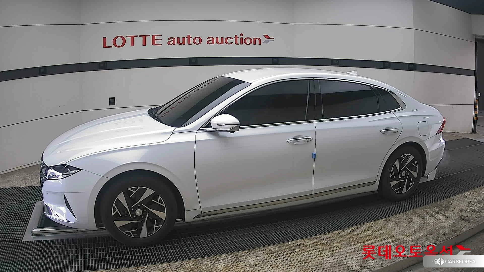 Hyundai Grandeur Hybrid 2022 Creamy White Pearl (optional) из Кореи, фото 3