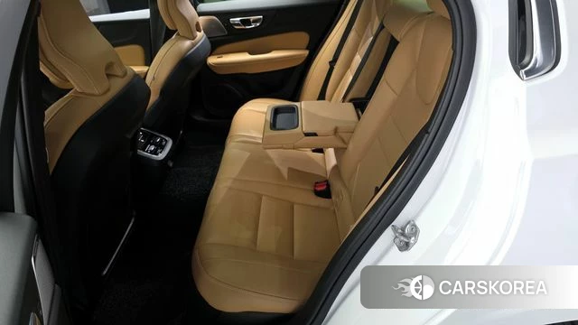 Volvo S60 3rd generation 2021 Белый из Кореи, фото 3