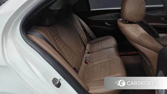 Mercedes-Benz E-Class W213 2019 Белый из Кореи, фото 3