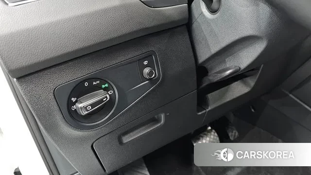 Volkswagen Tiguan second Generation 2022 Белый из Кореи, фото 3