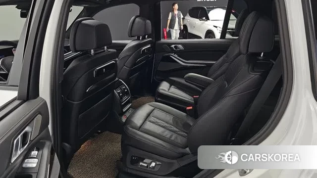 BMW X7 (G07) 2023 Белый из Кореи, фото 3