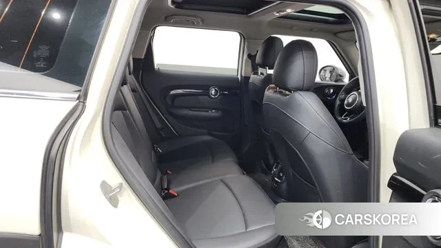 Mini Cooper Clubman 2019 Жемчужный цвет из Кореи, фото 3